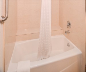 Comfort Inn Castro Valley - Guest Bathroom